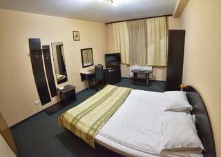 Отель Hotel Paraul Rece Буштени Двухместный номер с 1 кроватью-2